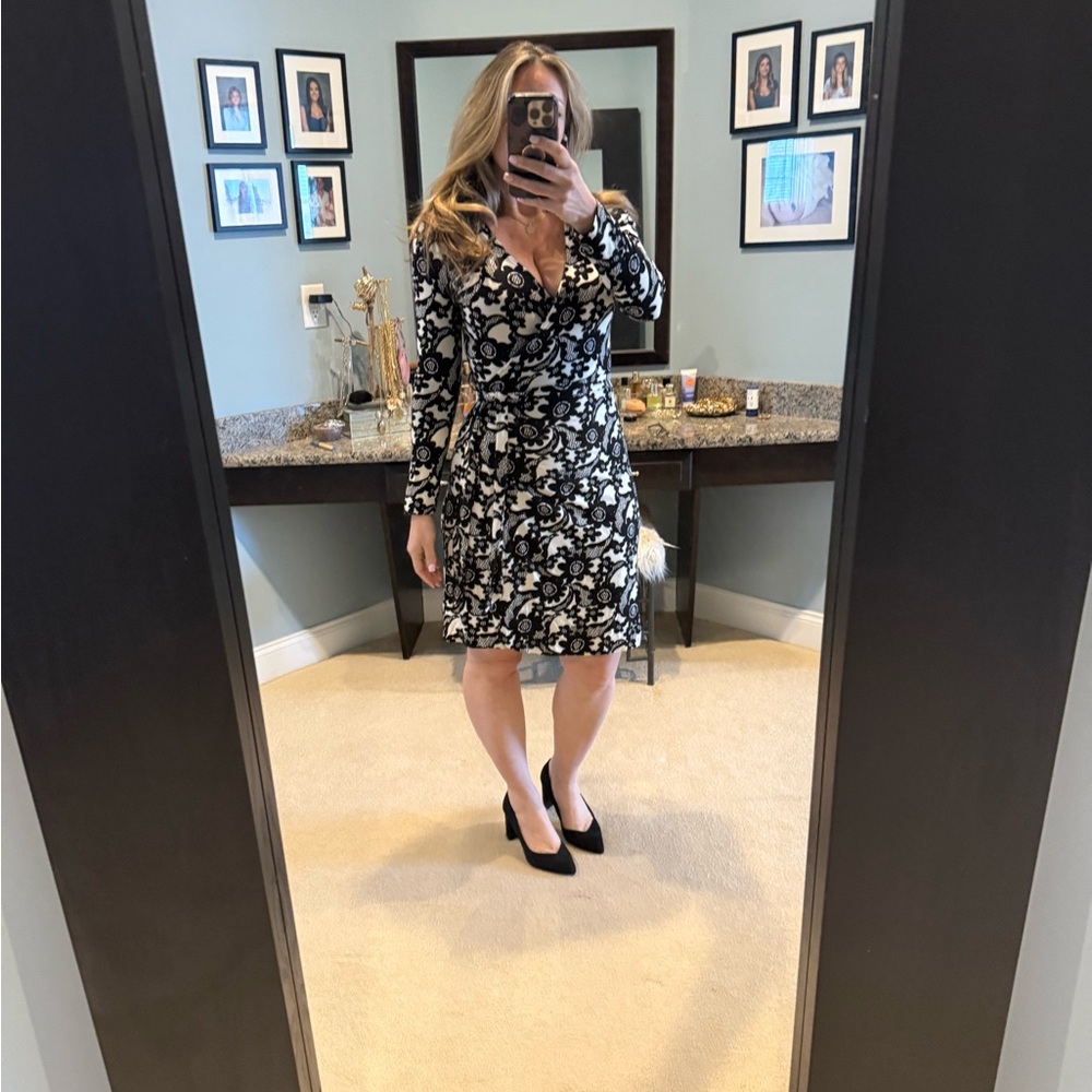 Banana Republic Elegant Black and White Floral Wrap Dress size S